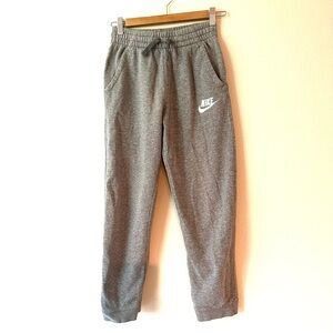 Nike Sportswear Club Fleece Joggers, Boys large, Heather  Gray